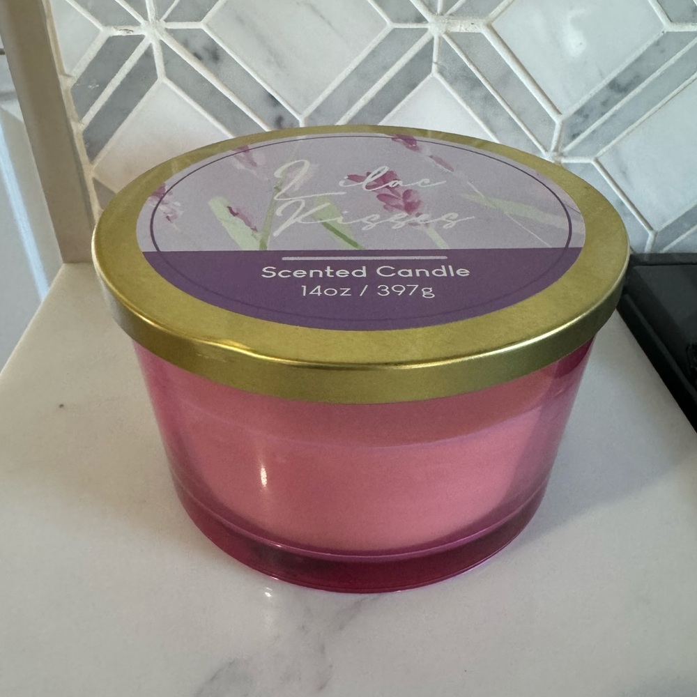 14oz Lilac scented candle